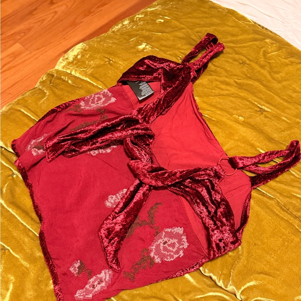 Kimchi Blue Velvet Floral Cami Top in Burgundy - Picture 3 of 4